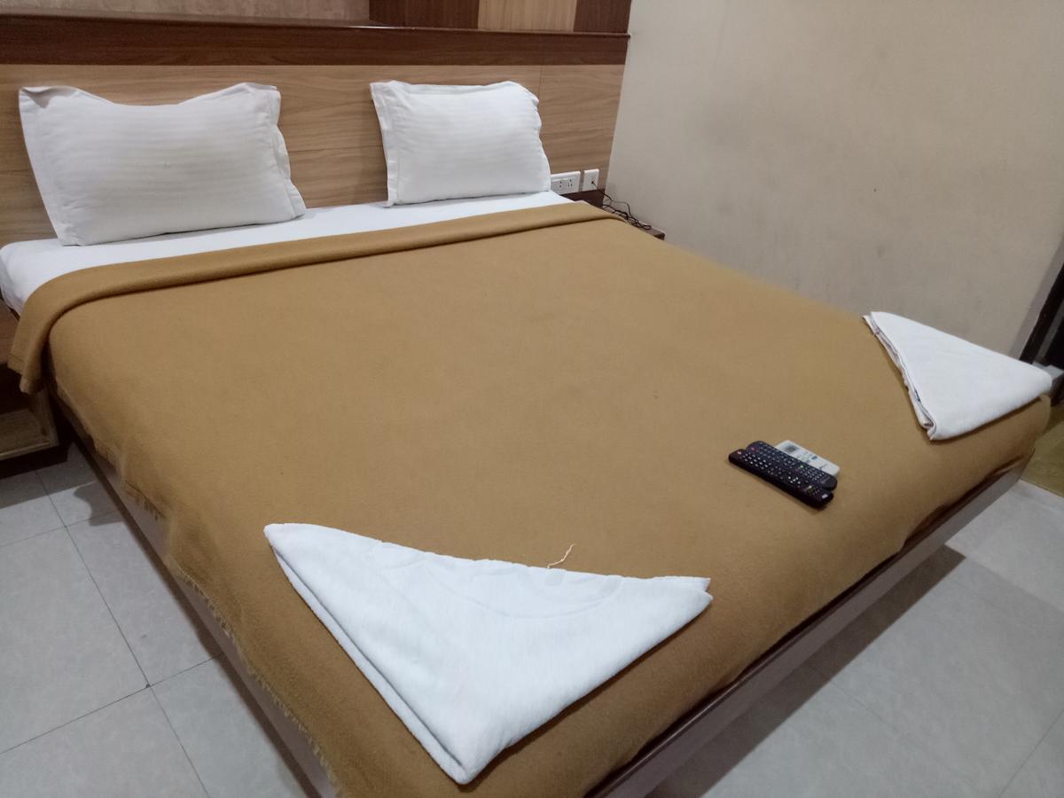 Hotel Deccan Park ไฮเดอราบัด ภายนอก รูปภาพ
