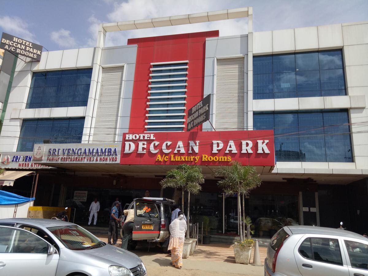 Hotel Deccan Park ไฮเดอราบัด ภายนอก รูปภาพ