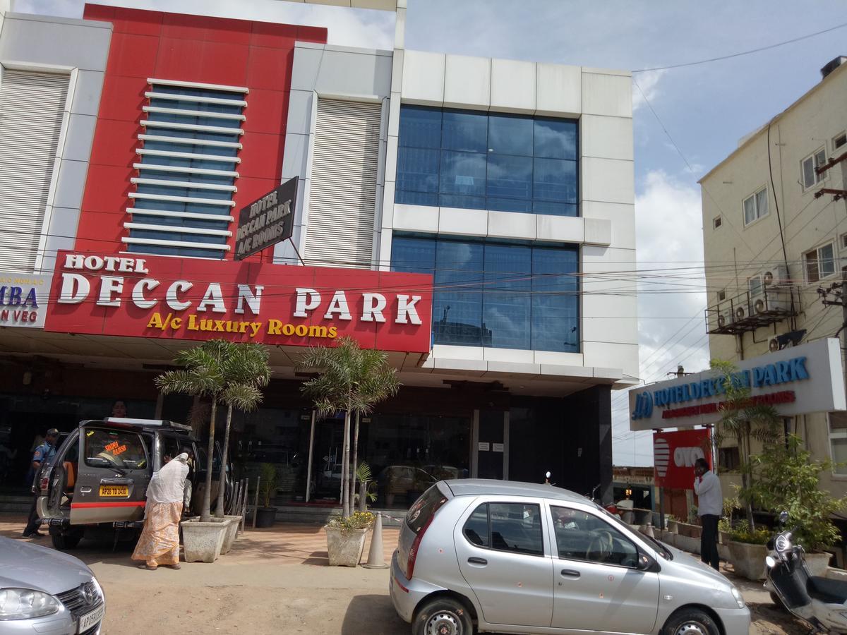 Hotel Deccan Park ไฮเดอราบัด ภายนอก รูปภาพ