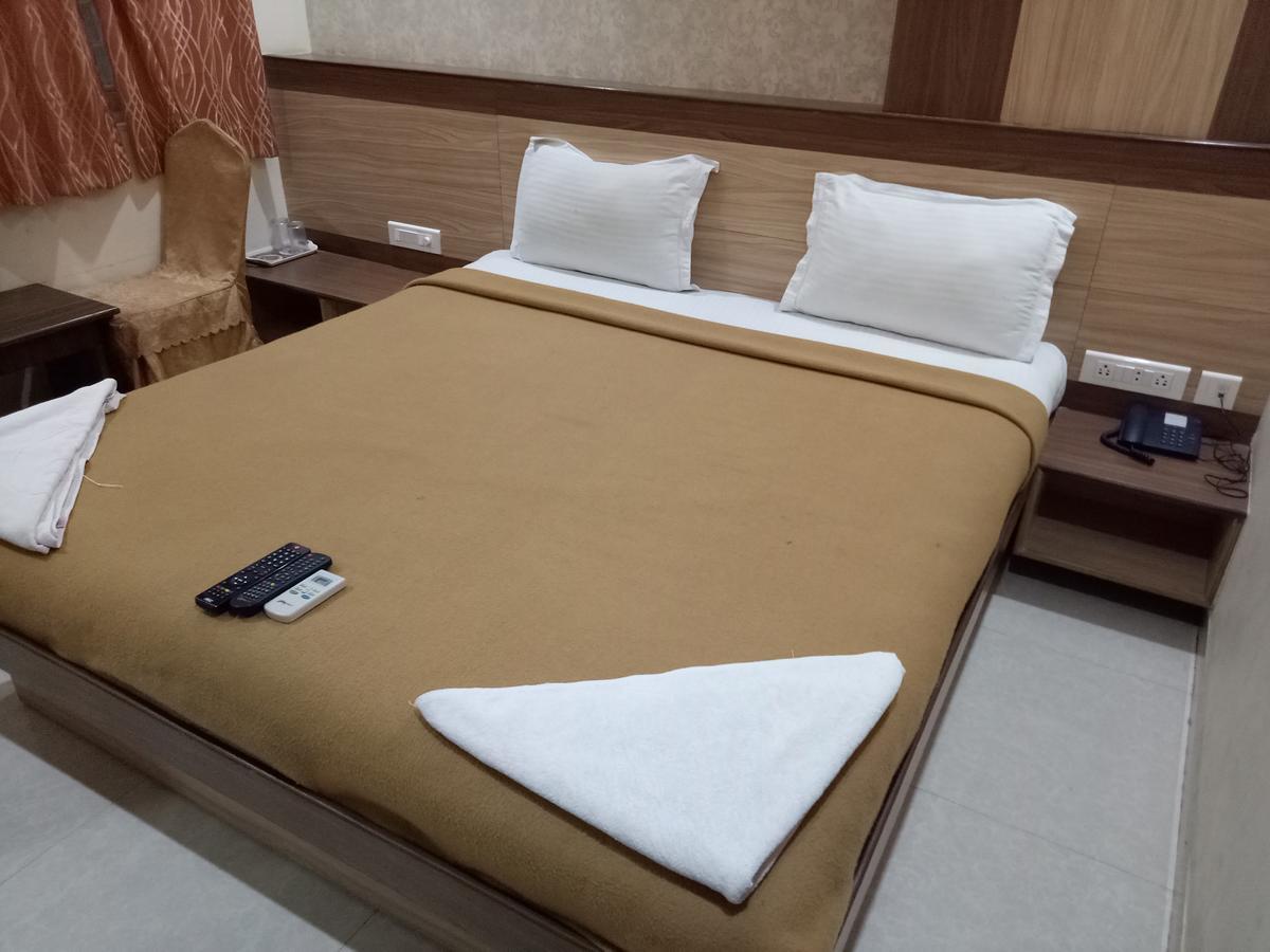 Hotel Deccan Park ไฮเดอราบัด ภายนอก รูปภาพ