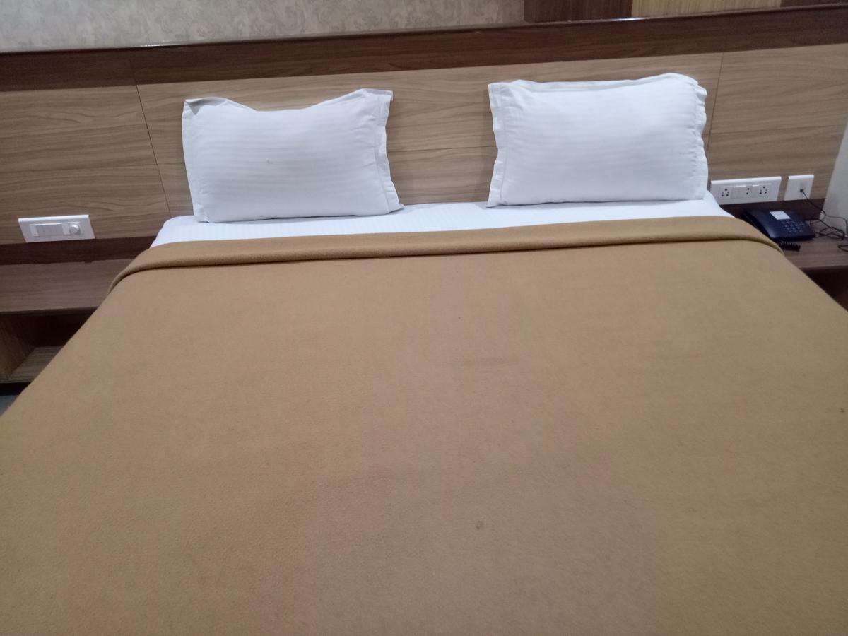 Hotel Deccan Park ไฮเดอราบัด ภายนอก รูปภาพ
