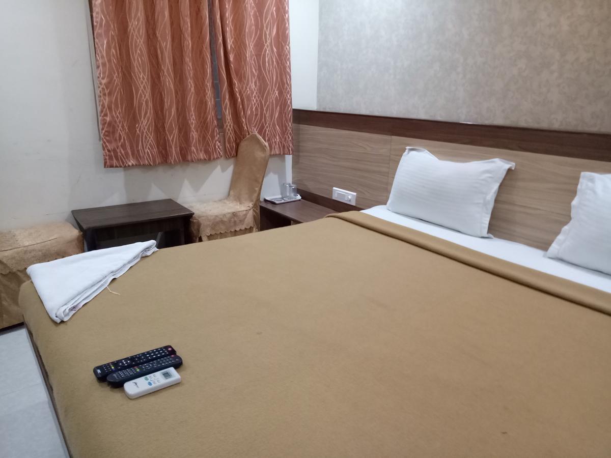 Hotel Deccan Park ไฮเดอราบัด ภายนอก รูปภาพ