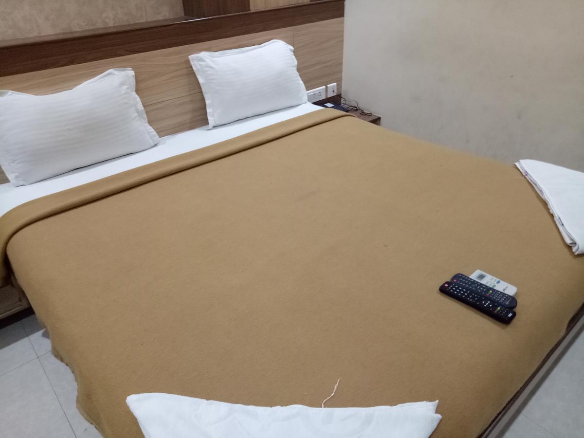 Hotel Deccan Park ไฮเดอราบัด ภายนอก รูปภาพ