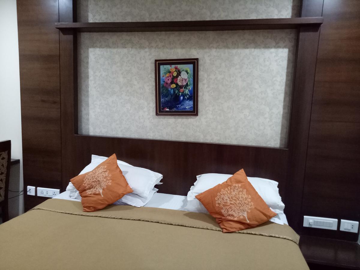 Hotel Deccan Park ไฮเดอราบัด ภายนอก รูปภาพ