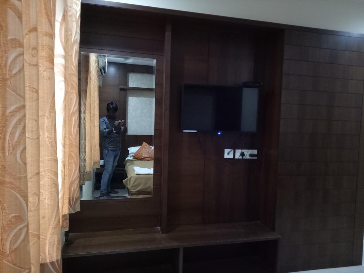 Hotel Deccan Park ไฮเดอราบัด ภายนอก รูปภาพ