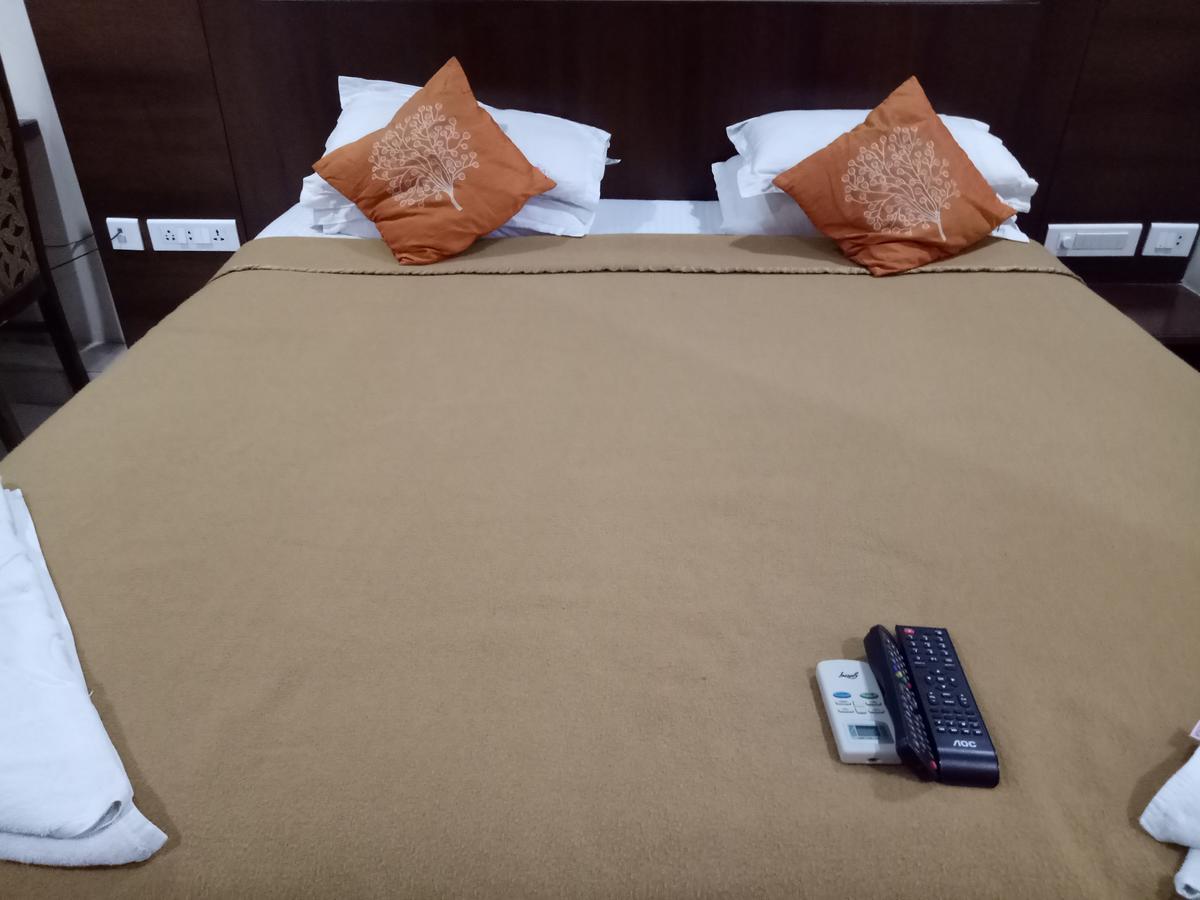 Hotel Deccan Park ไฮเดอราบัด ภายนอก รูปภาพ