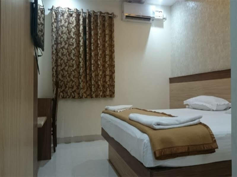 Hotel Deccan Park ไฮเดอราบัด ภายนอก รูปภาพ